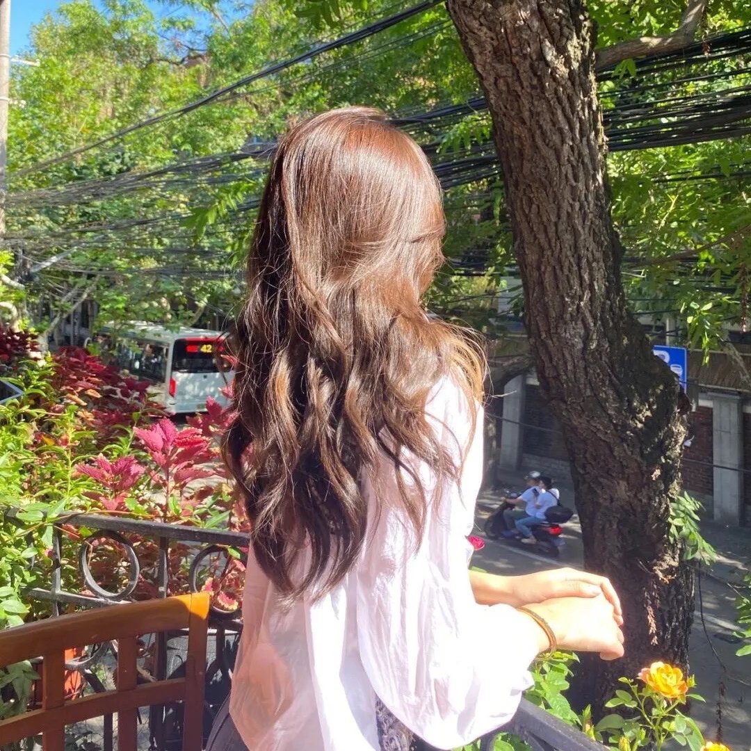 5个吓鬼的少年